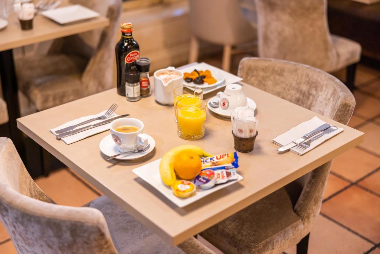 Le Relais De La Caleche Hotell Le Beausset Eksteriør bilde