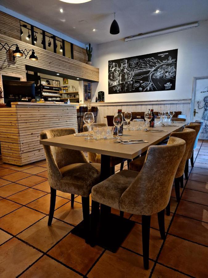 Le Relais De La Caleche Hotell Le Beausset Eksteriør bilde