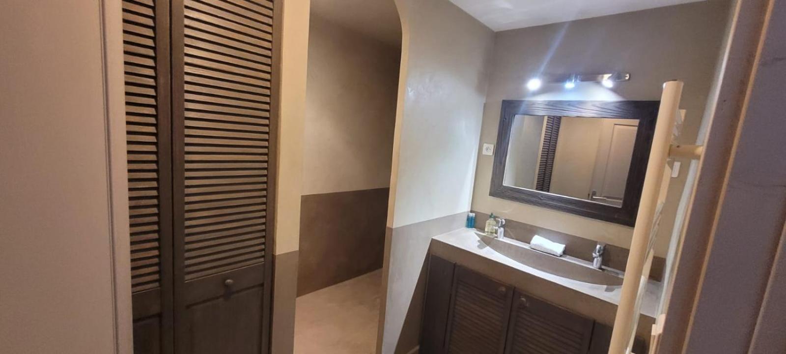 Le Relais De La Caleche Hotell Le Beausset Eksteriør bilde